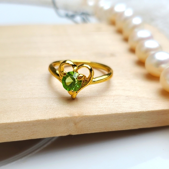 🌿5/$25 Green Heart Gold Ring - Picture 2 of 7
